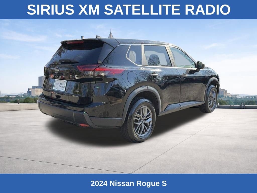 Used 2024 Nissan Rogue S image 4