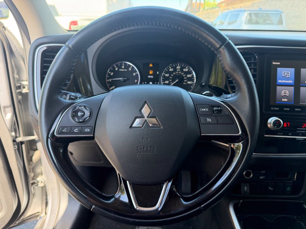 Used 2020 Mitsubishi Outlander SE FWD image 25
