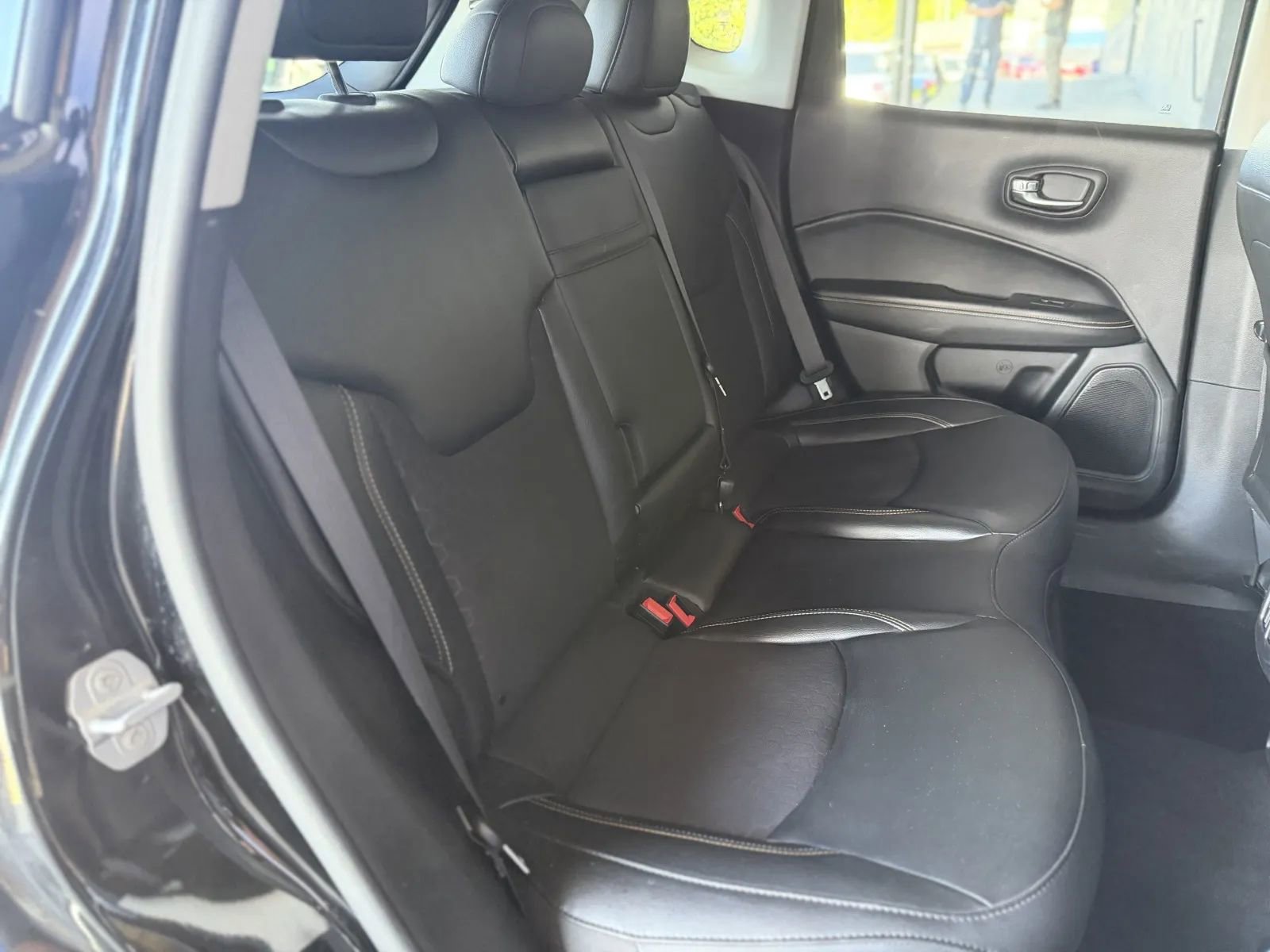 Used 2020 Jeep Compass Latitude w/ Cold Weather Group AWD/4WD image 18