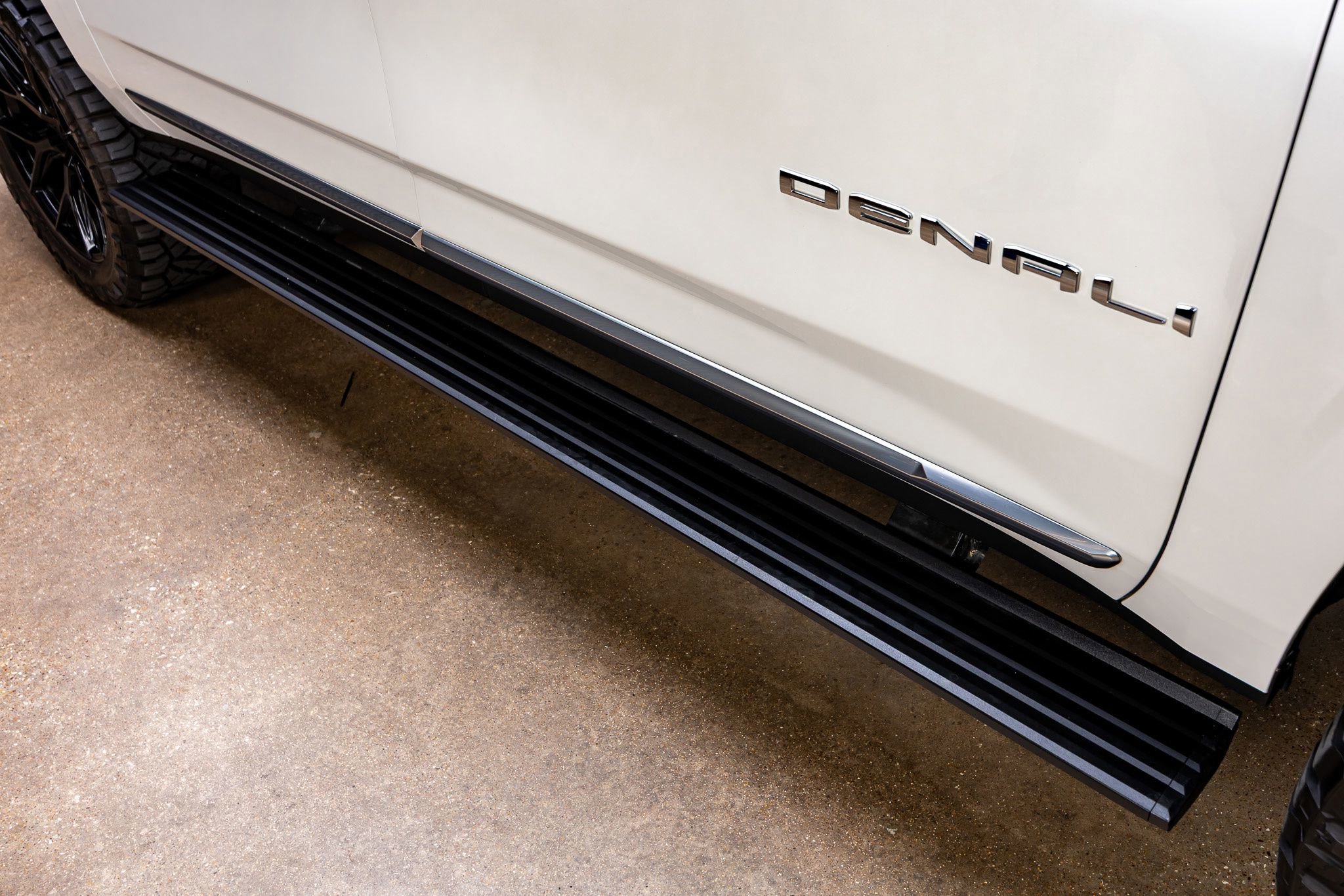 Used 2022 GMC Yukon XL Denali w/ Max Trailering Package image 13