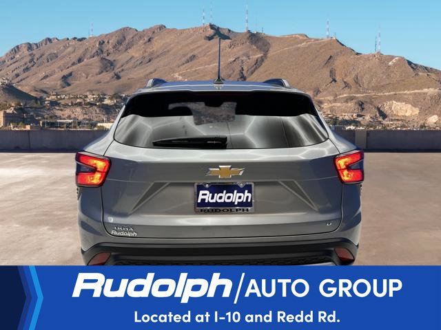 Used 2024 Chevrolet Trax LT w/ Driver Confidence Package FWD image 4
