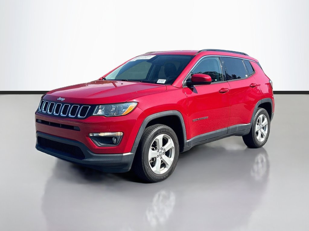 Used 2019 Jeep Compass Latitude w/ Cold Weather Group AWD/4WD image 3