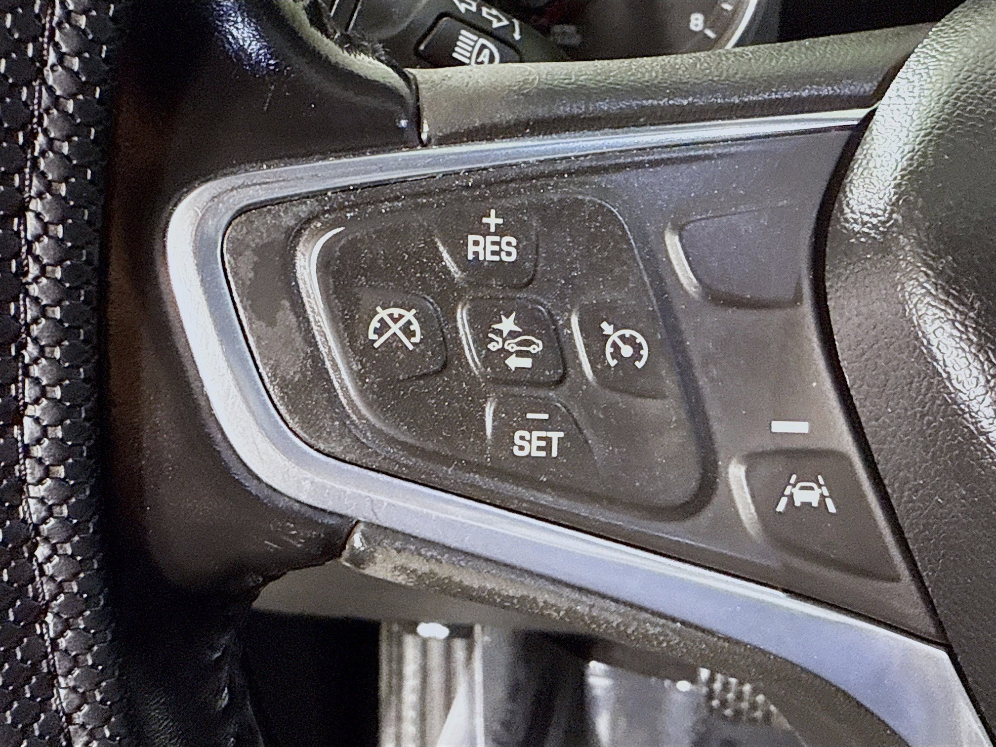 Used 2022 Chevrolet Equinox LT w/ Driver Convenience Package image 14