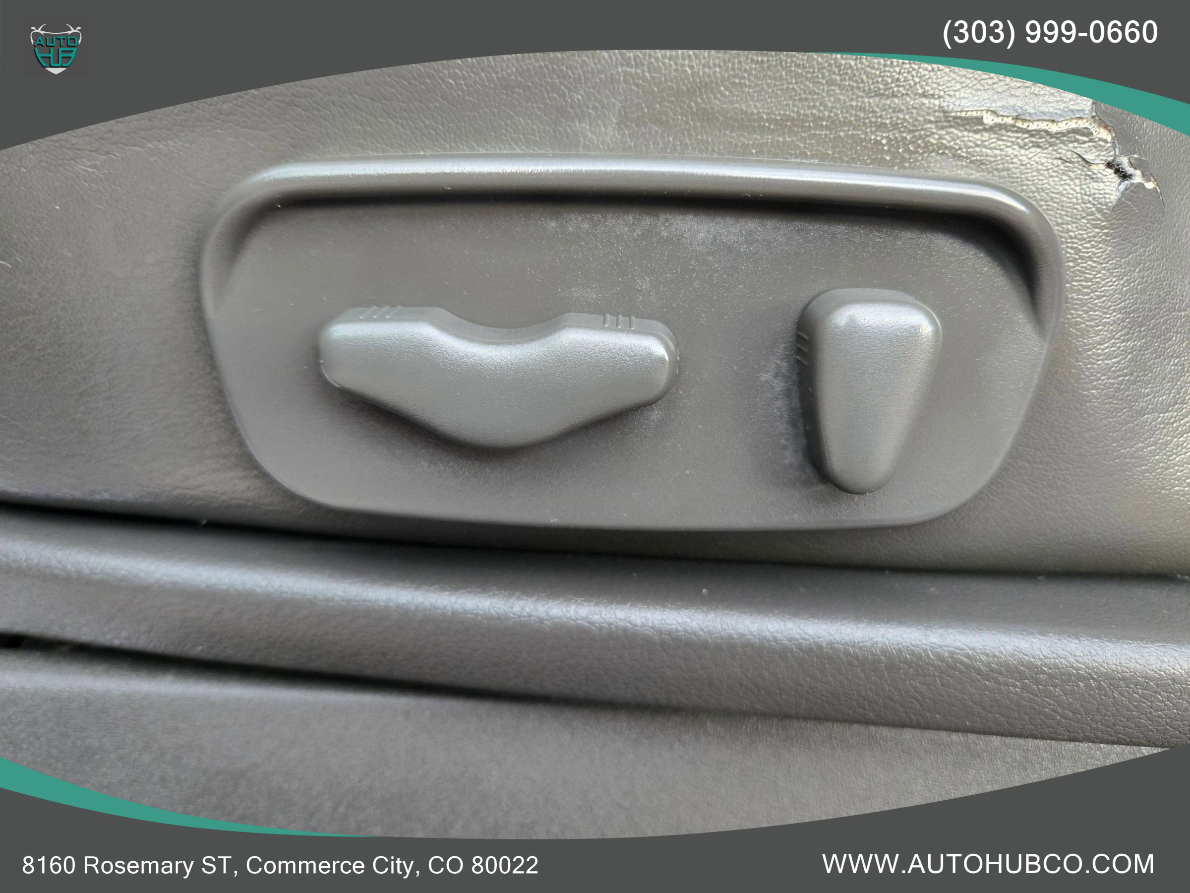 Used 2011 Nissan Pathfinder LE image 26