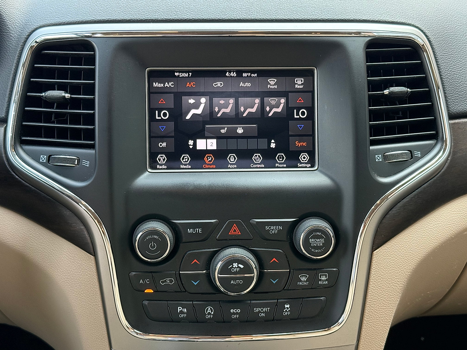 Used 2018 Jeep Grand Cherokee Laredo AWD/4WD image 21