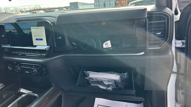 Certified 2022 Chevrolet Silverado 1500 RST w/ Redline Edition AWD/4WD image 46