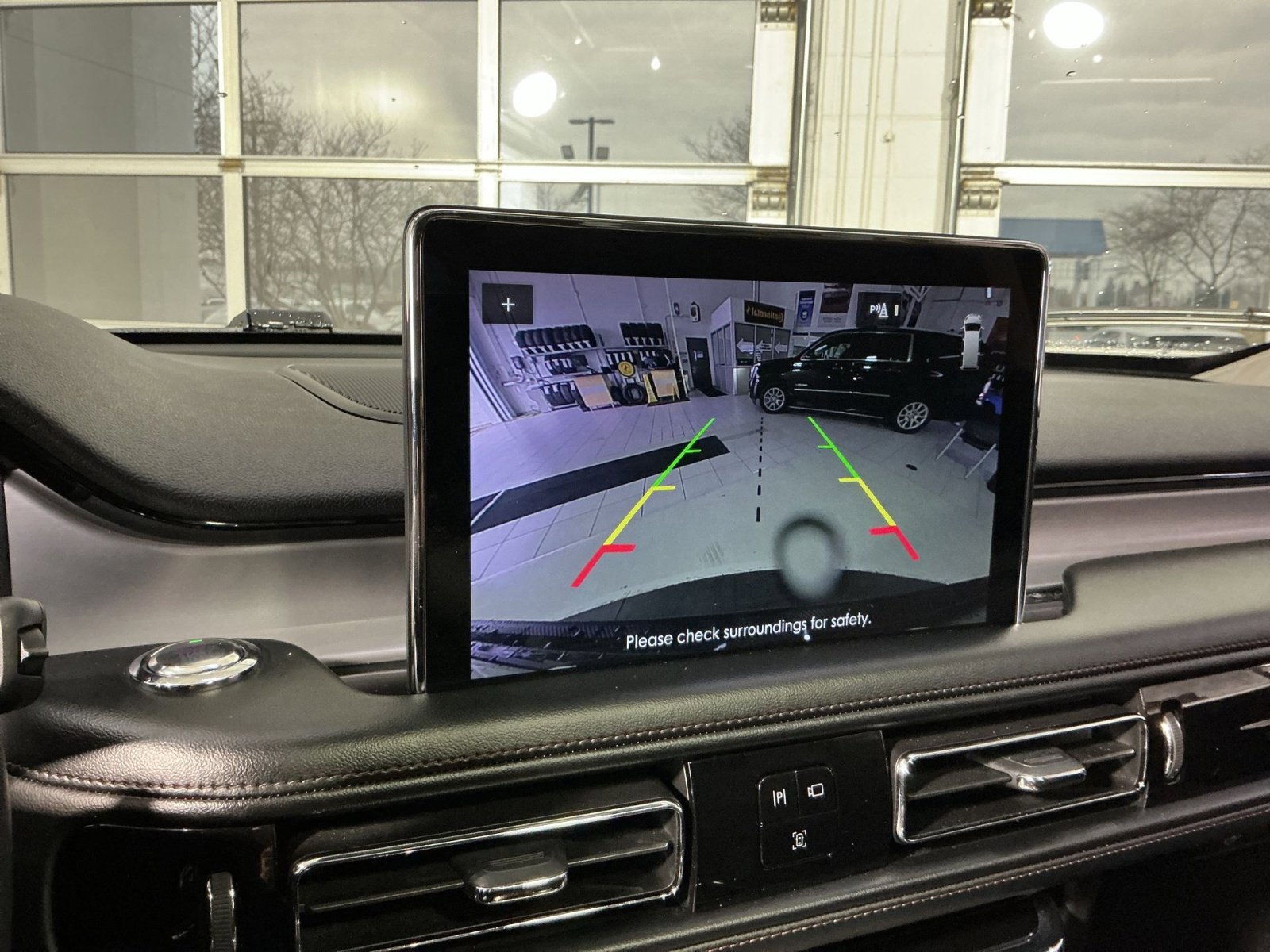 Used 2024 Lincoln Aviator AWD w/ Premium Package image 27