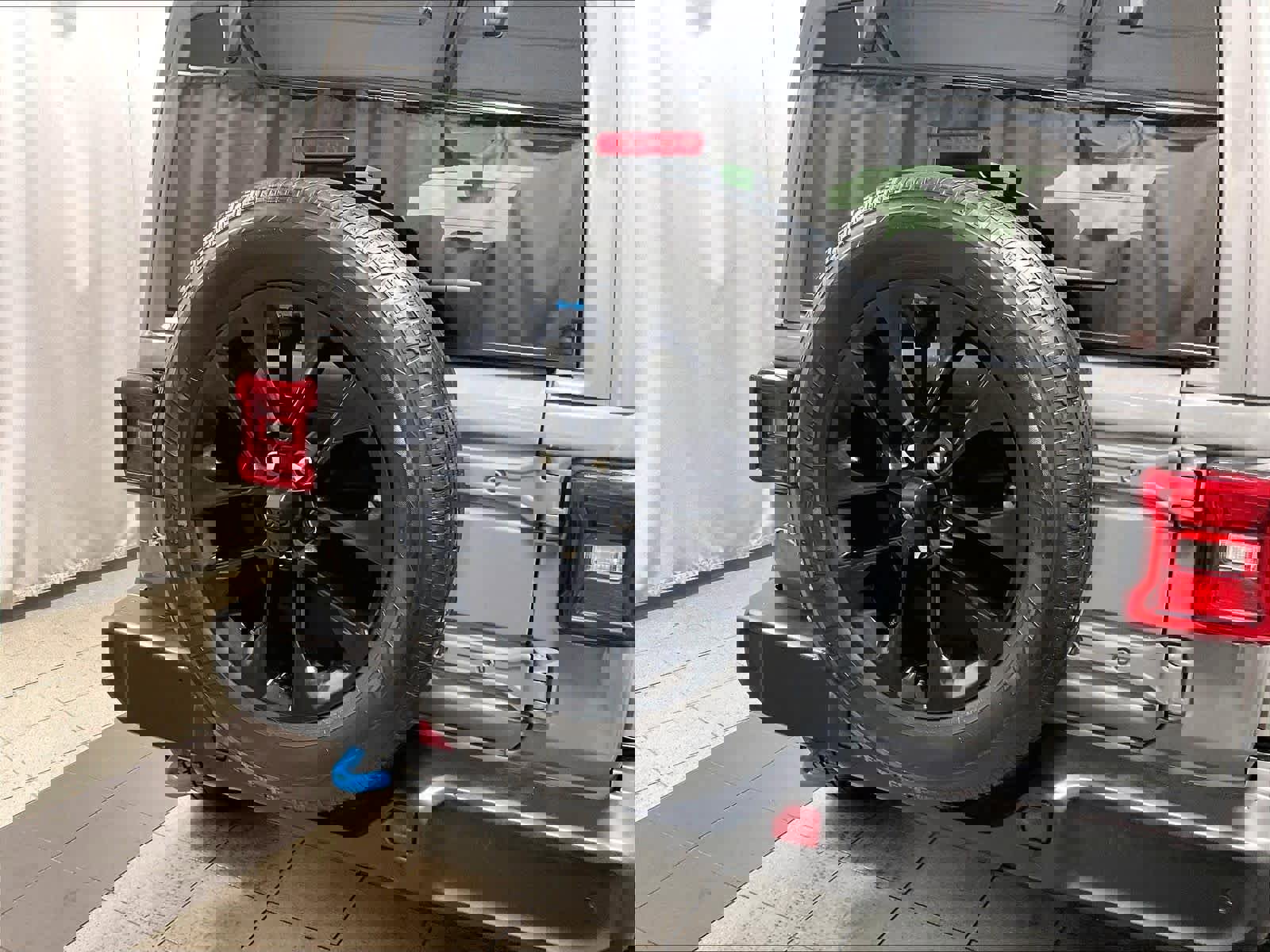 Used 2023 Jeep Wrangler Sahara w/ Cold Weather Group AWD/4WD image 28