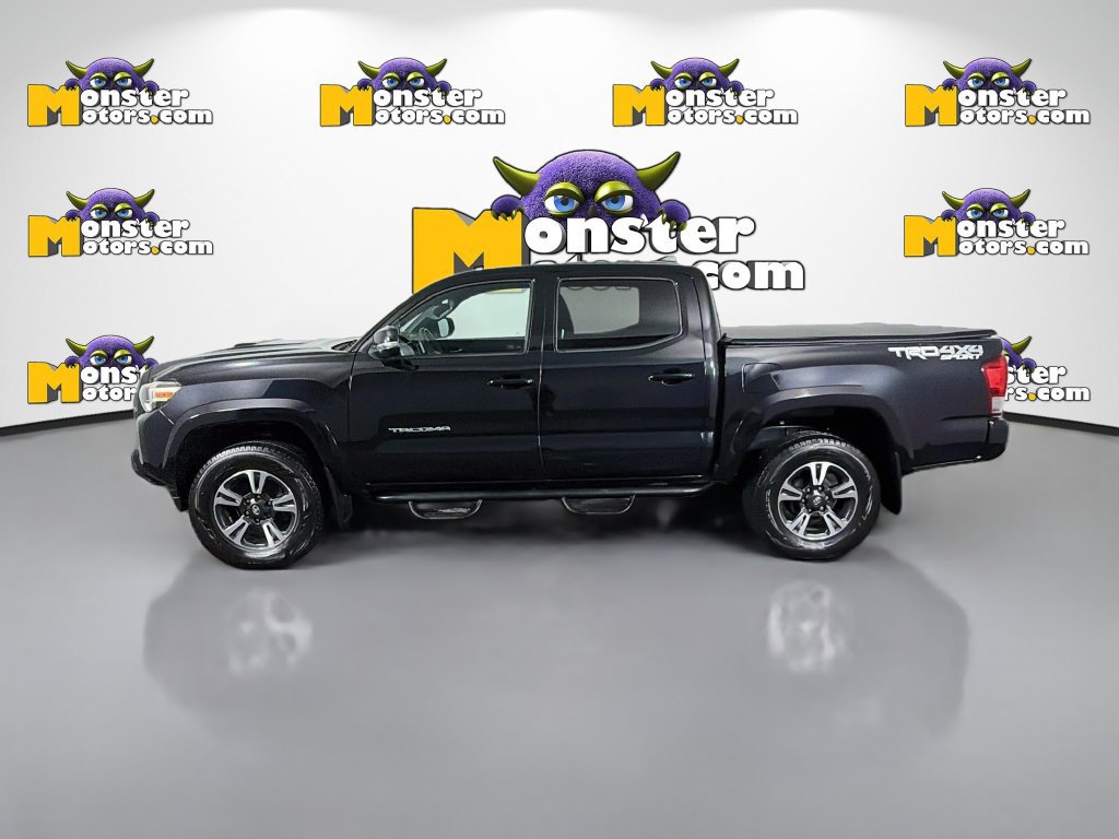 Used 2017 Toyota Tacoma TRD Sport AWD/4WD image 8