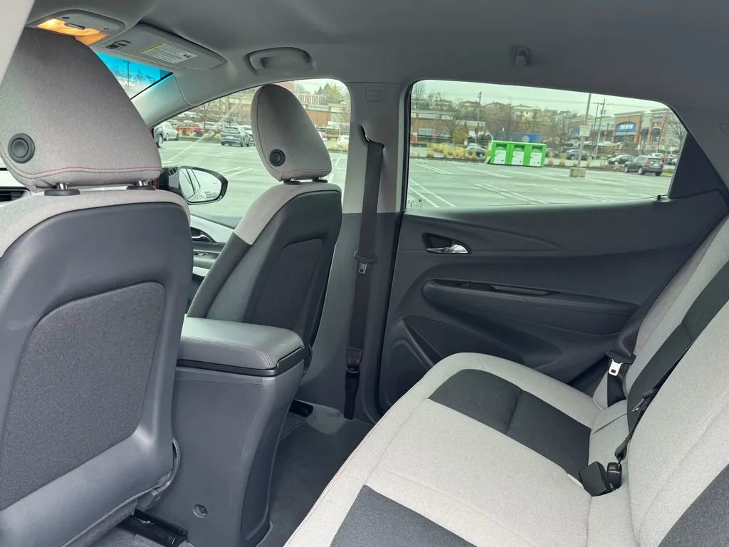 Used 2020 Chevrolet Bolt LT image 28