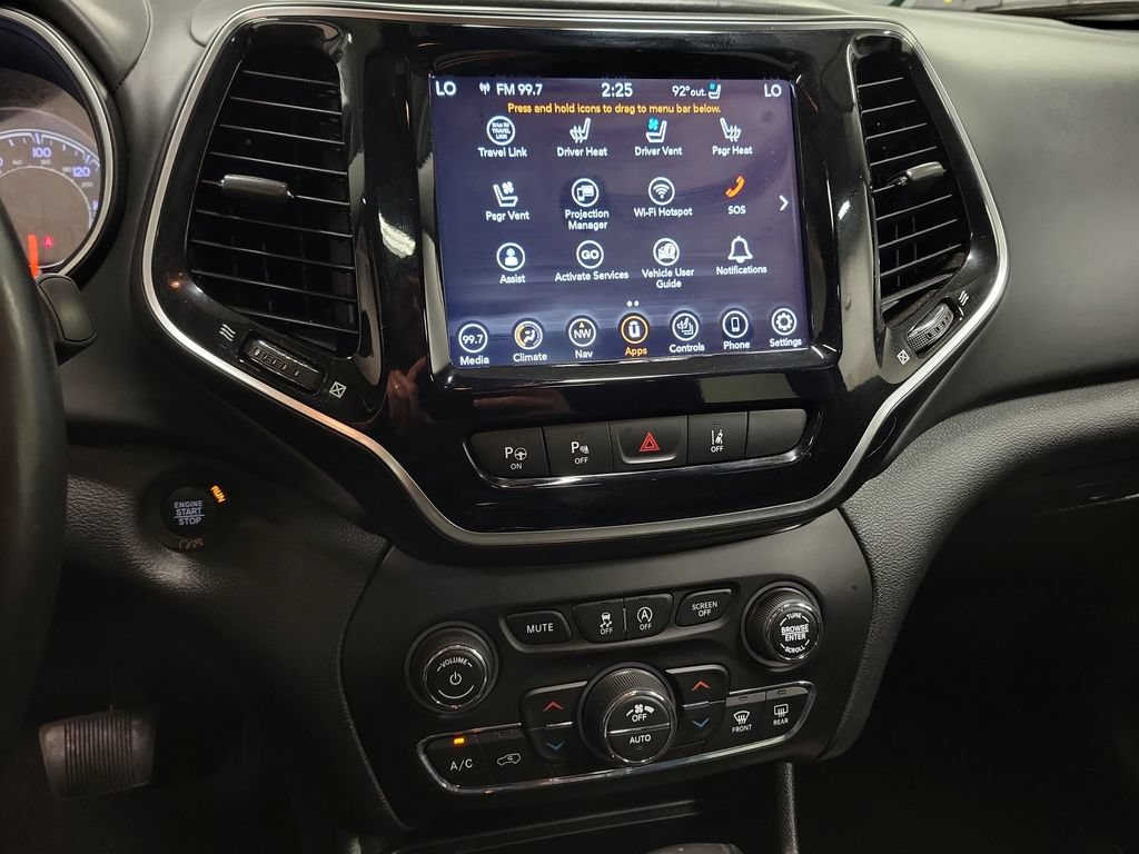 Used 2019 Jeep Cherokee Overland w/ Technology Group AWD/4WD image 18