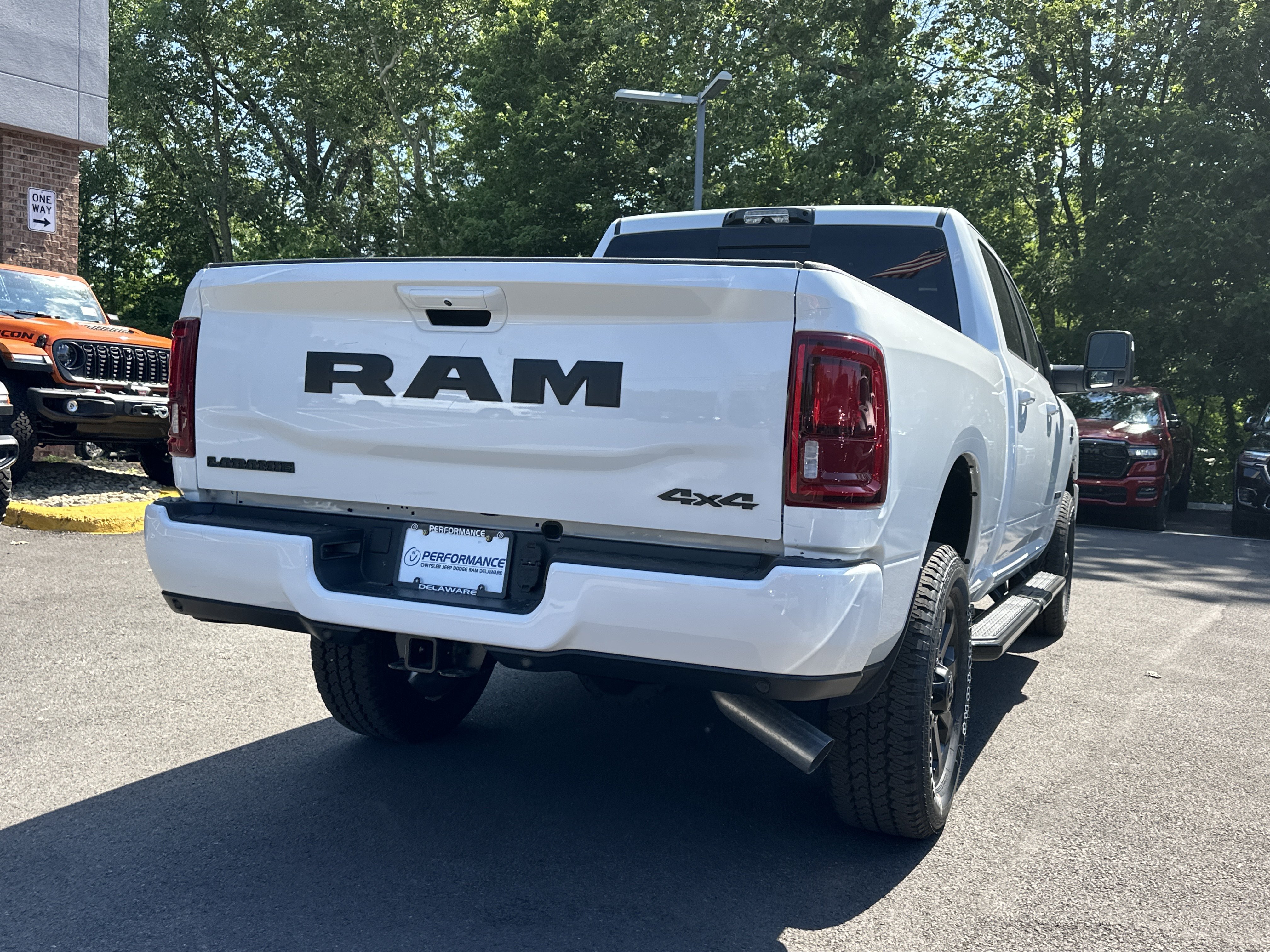 New 2026 RAM 2500 Laramie AWD/4WD image 18