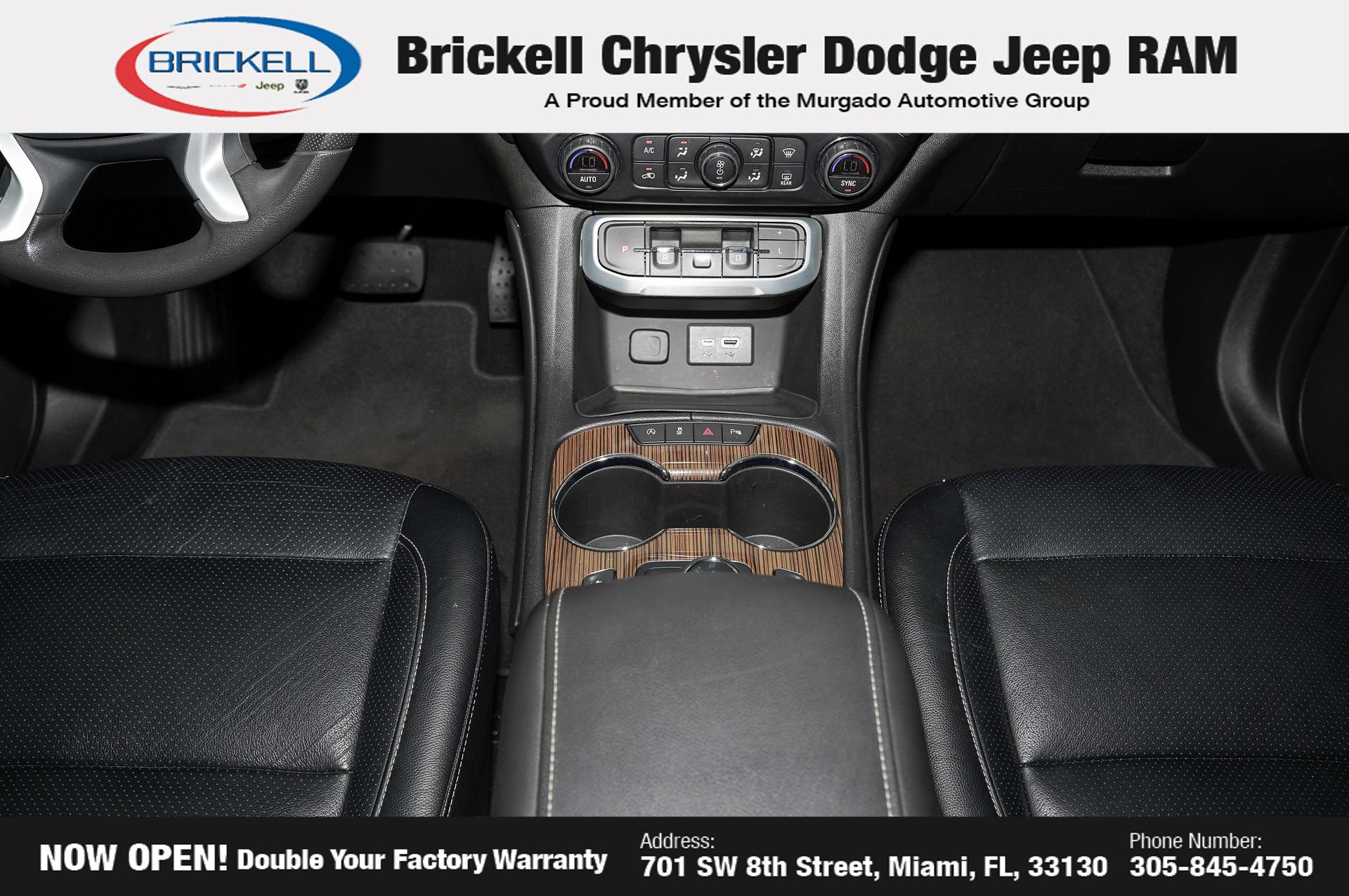 Used 2022 GMC Acadia SLE w/ Driver Convenience Package FWD image 27