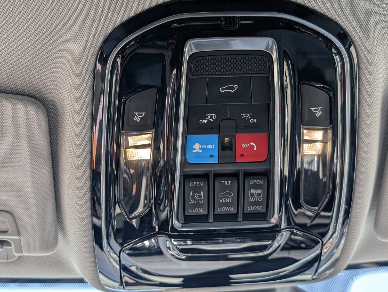Used 2022 Jeep Grand Cherokee Overland AWD/4WD image 36
