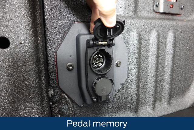 New 2026 Ford F350 Lariat w/ Black Appearance Package image 28