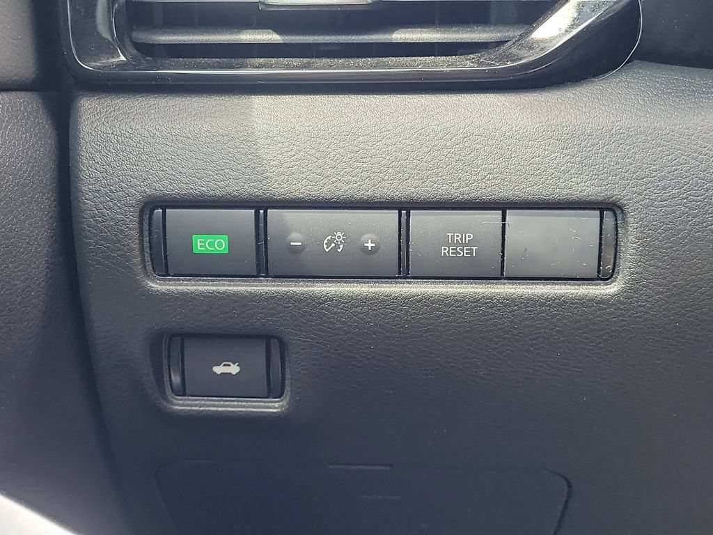 Used 2021 Nissan Sentra SR w/ SR Premium Package FWD image 22