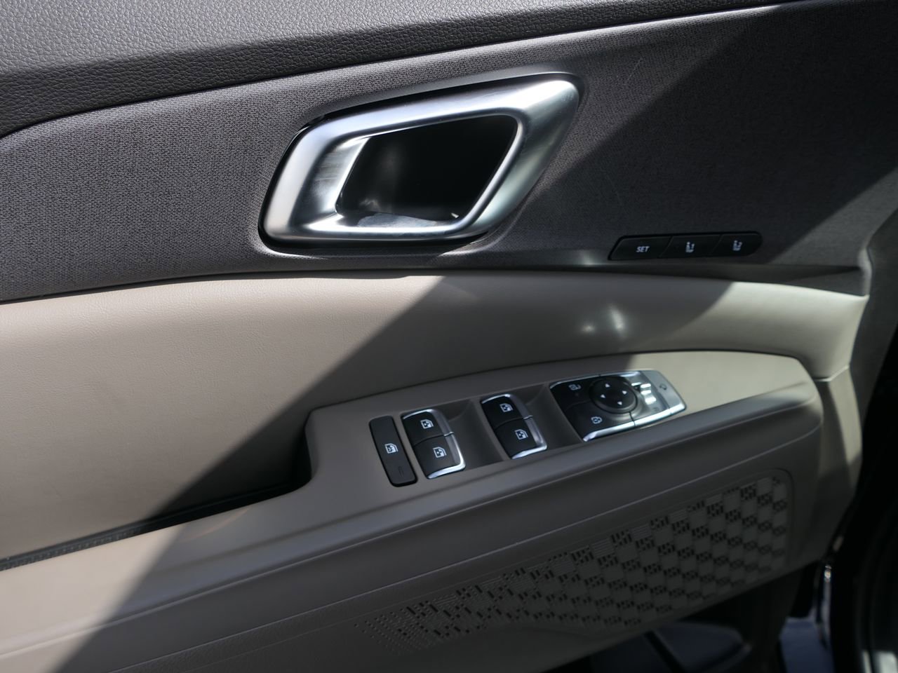 New 2026 Kia Carnival SX image 13