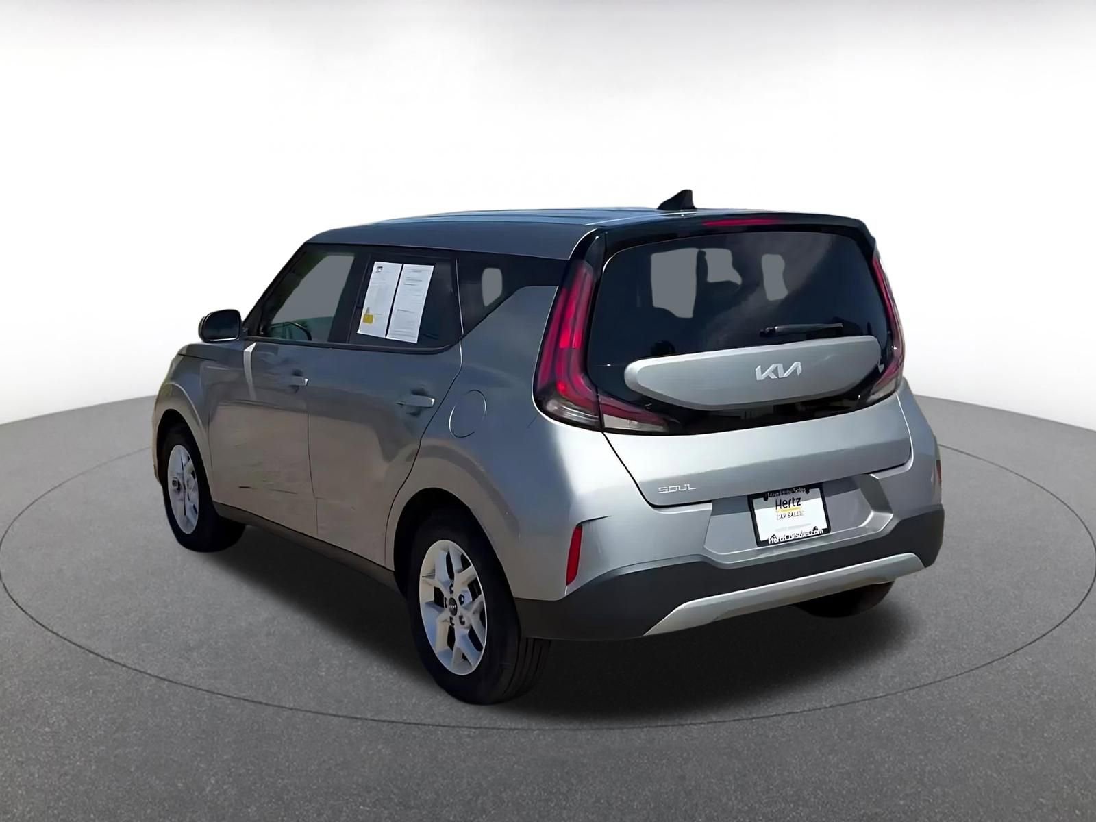 Used 2025 Kia Soul LX w/ LX Technology Package image 9