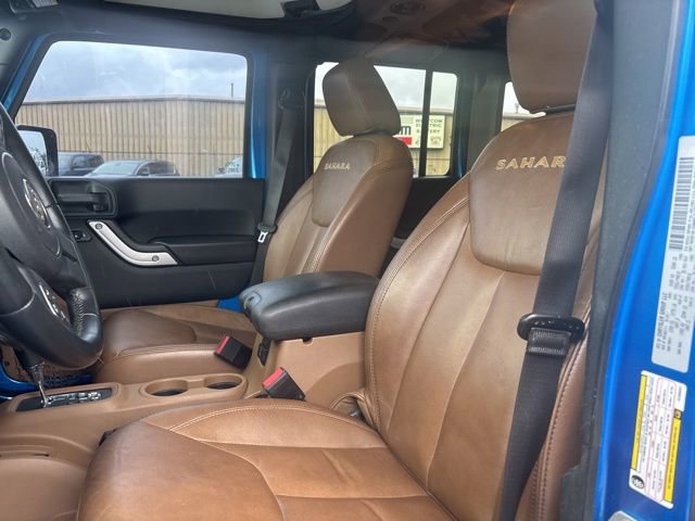 Used 2015 Jeep Wrangler Unlimited Sahara w/ Connectivity Group image 18