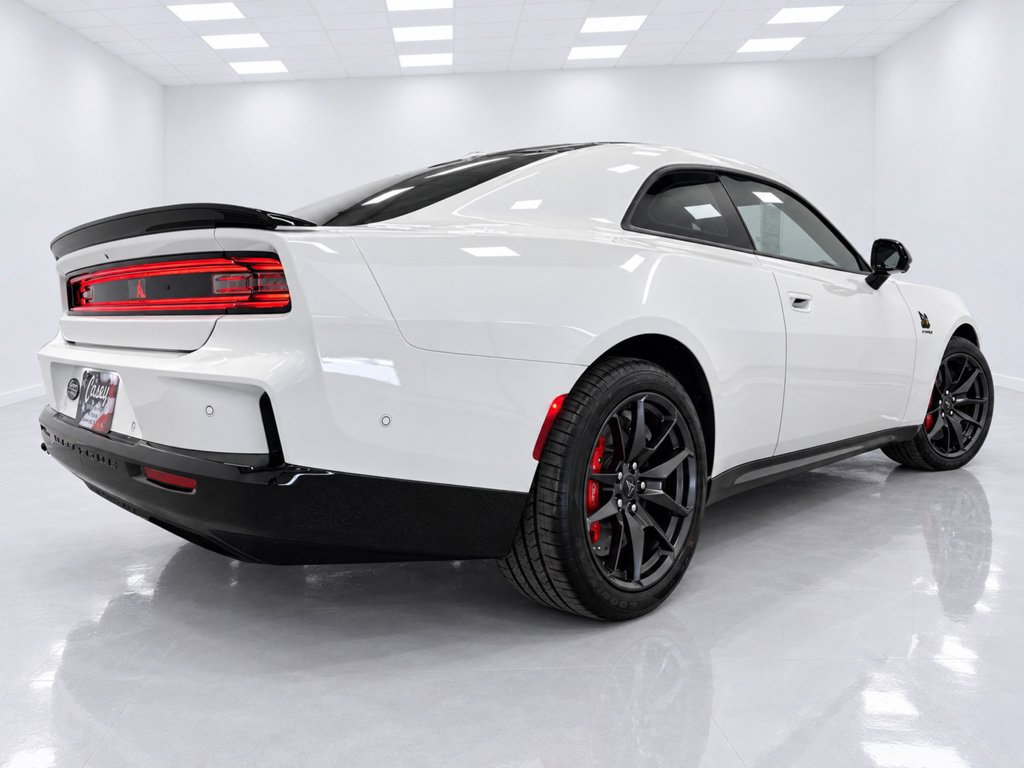Used 2024 Dodge Charger Daytona Scat Pack w/ Plus Group AWD/4WD image 8