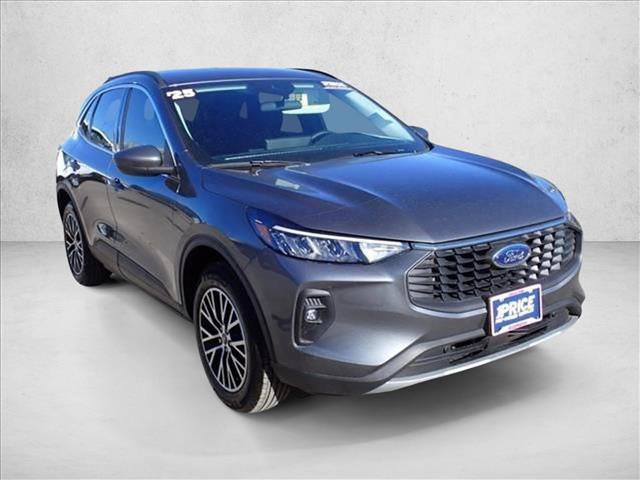 Used 2025 Ford Escape SE image 6