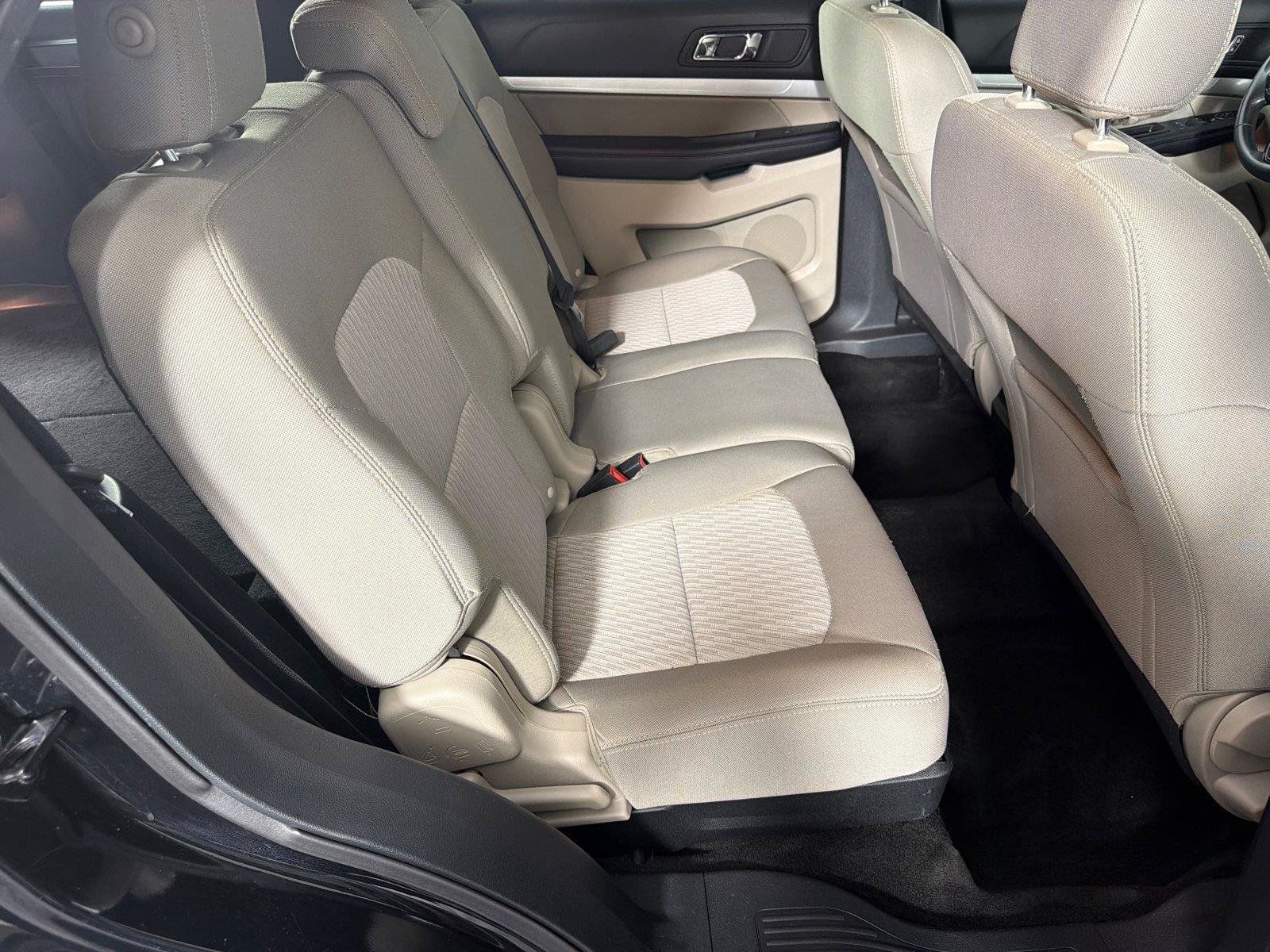 Used 2018 Ford Explorer FWD image 15