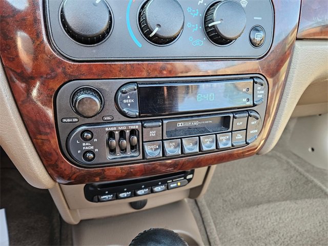 Used 2002 Chrysler Sebring LXi image 21