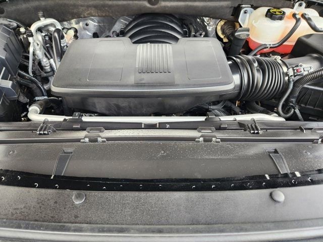 Used 2025 Chevrolet Suburban LS image 31