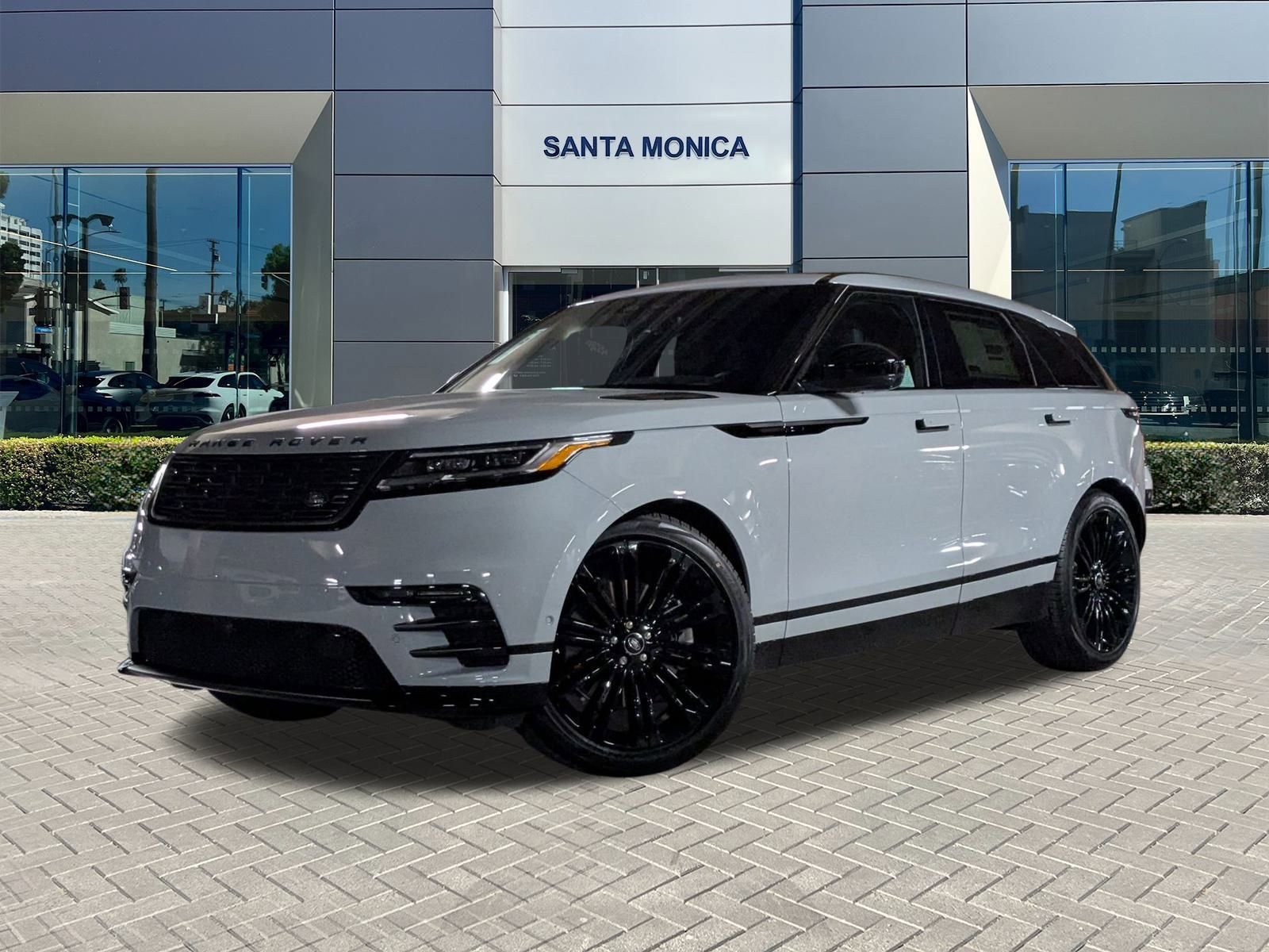 New 2026 Land Rover Range Rover Velar Dynamic SE image 1