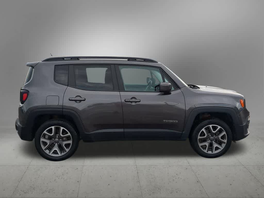 Used 2017 Jeep Renegade Latitude w/ Cold Weather Group AWD/4WD image 7