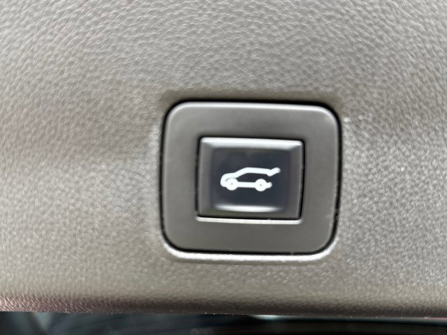 Used 2022 Chevrolet TrailBlazer RS w/ Sun and Liftgate Package image 9