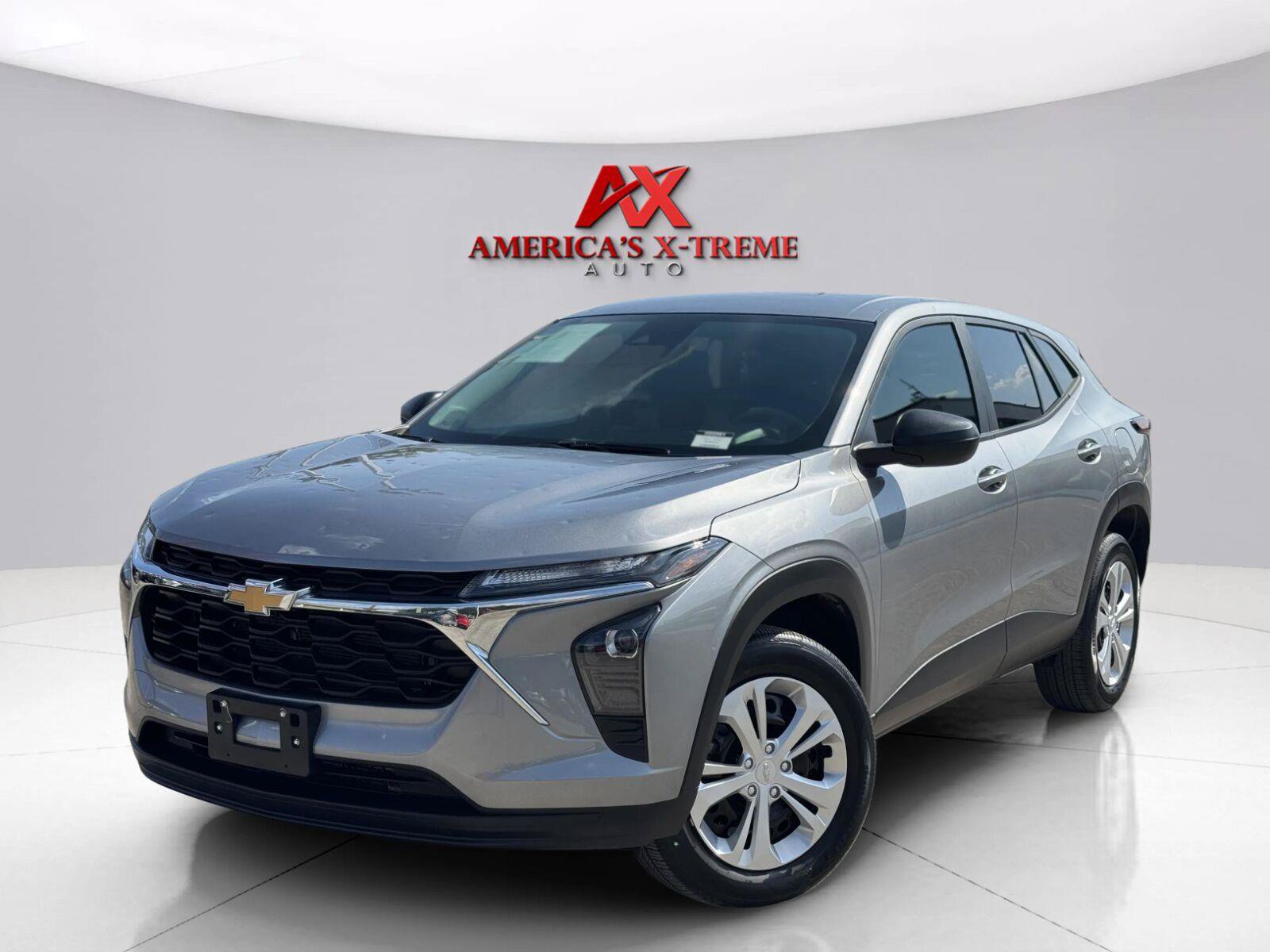 Used 2025 Chevrolet Trax LS w/ Driver Confidence Package FWD image 1