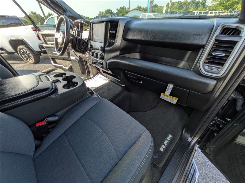Used 2024 RAM 2500 Tradesman w/ Chrome Appearance Group image 22