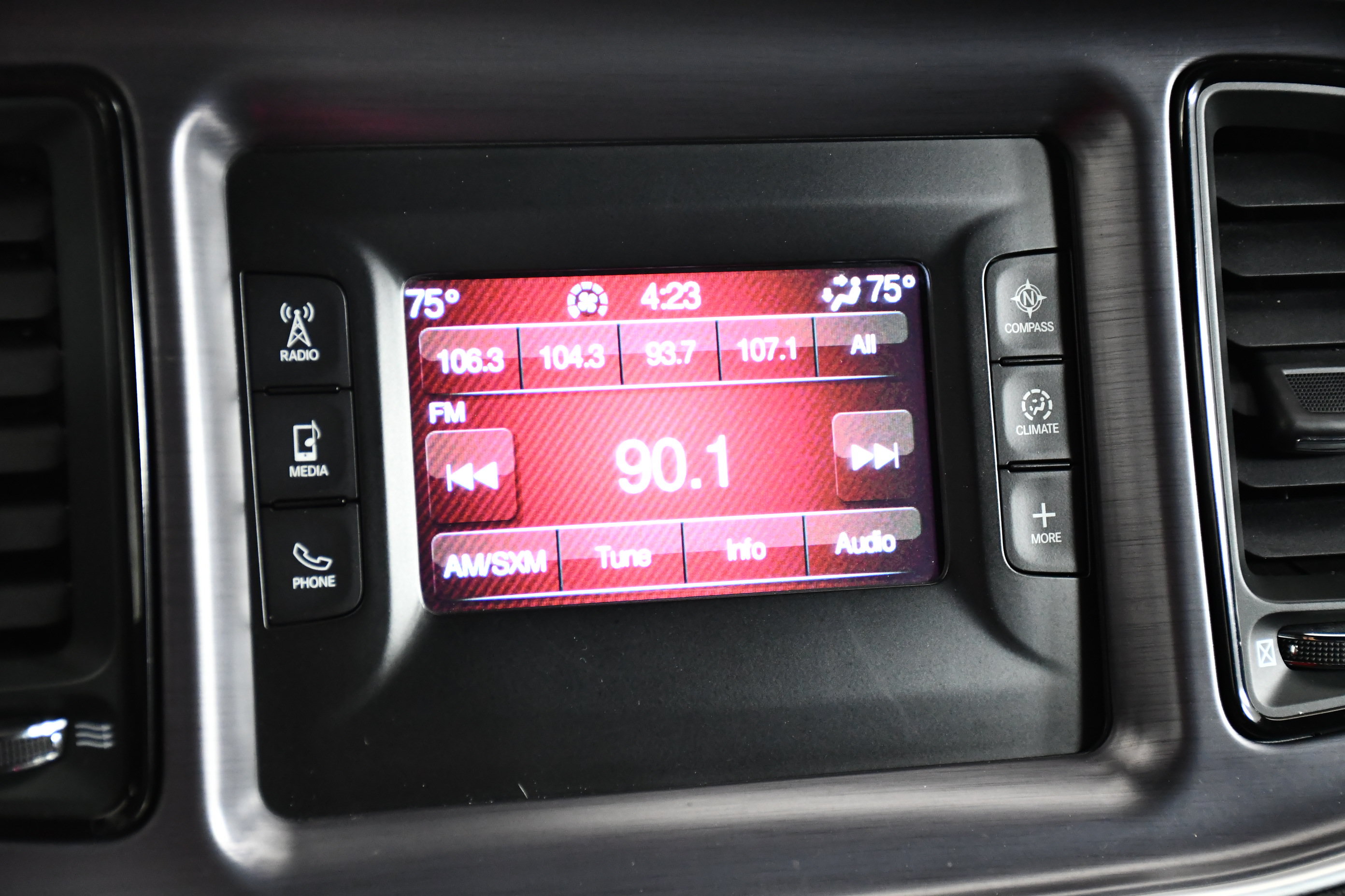 Used 2016 Dodge Challenger SXT RWD image 15