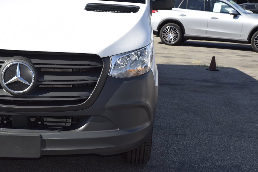 Used 2024 Mercedes-Benz eSprinter 170 Cargo image 11