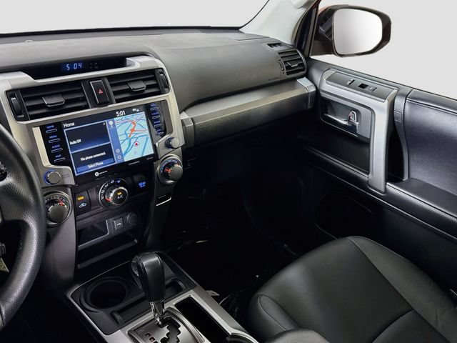 Used 2020 Toyota 4Runner SR5 AWD/4WD image 24