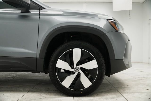 Used 2025 Volkswagen Taos S image 32