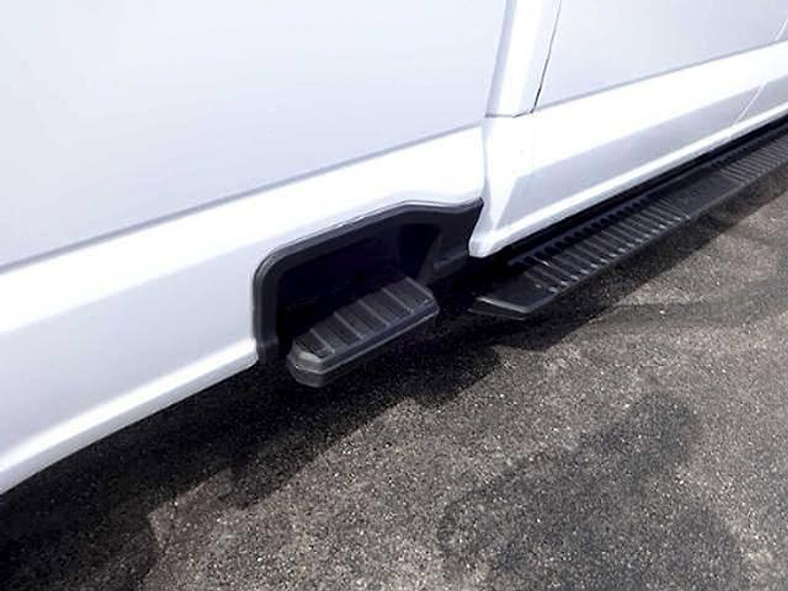 Used 2025 Ford F350 XLT image 10