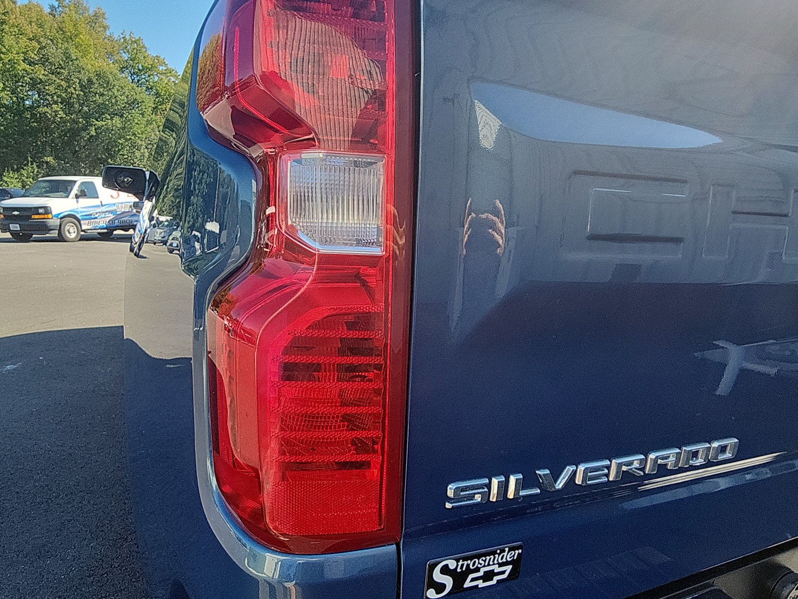 Used 2024 Chevrolet Silverado 1500 LT AWD/4WD image 12