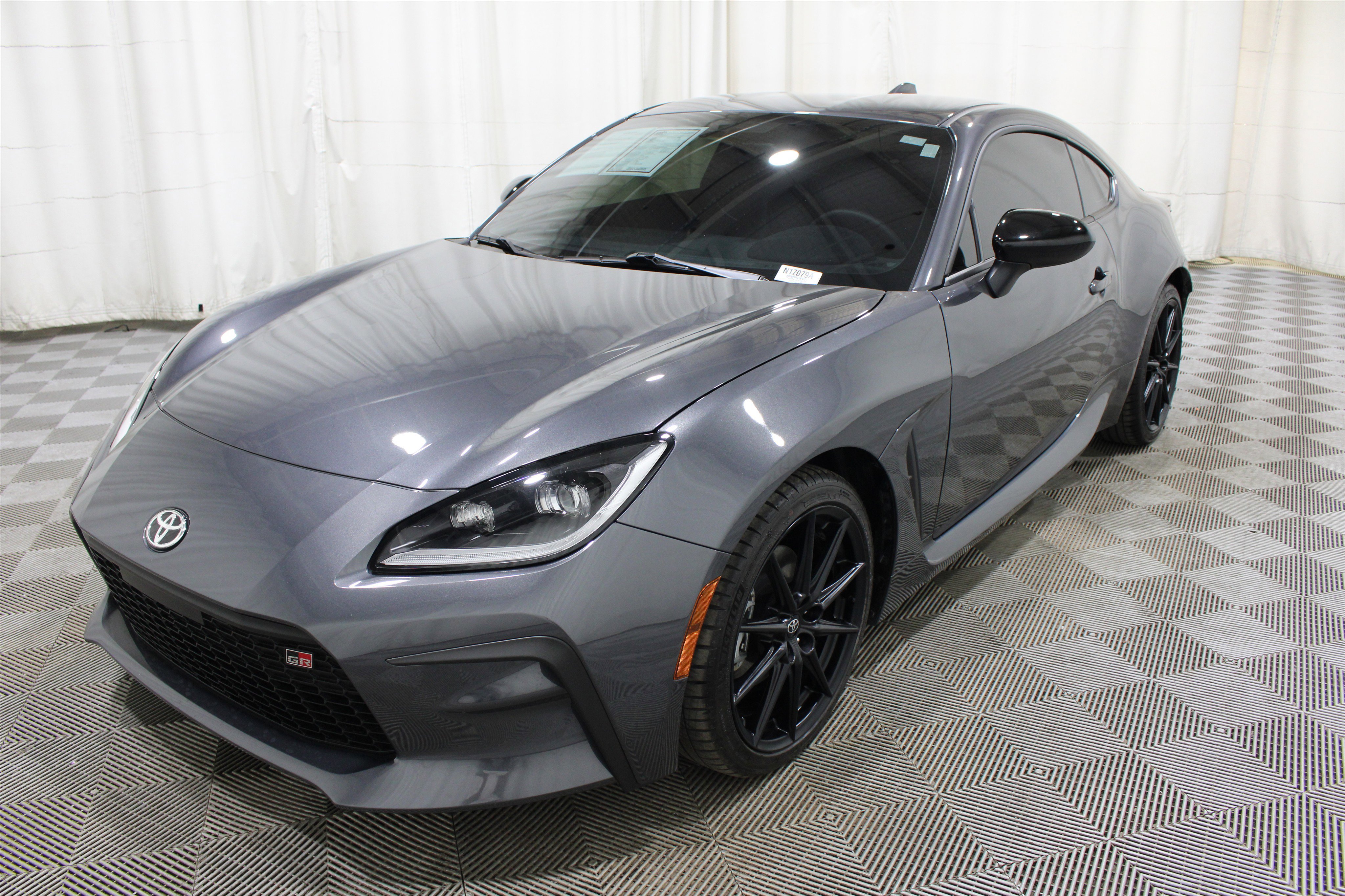 Used 2025 Toyota GR86 Premium w/ ALL Weather Mat Package (TMS) image 30