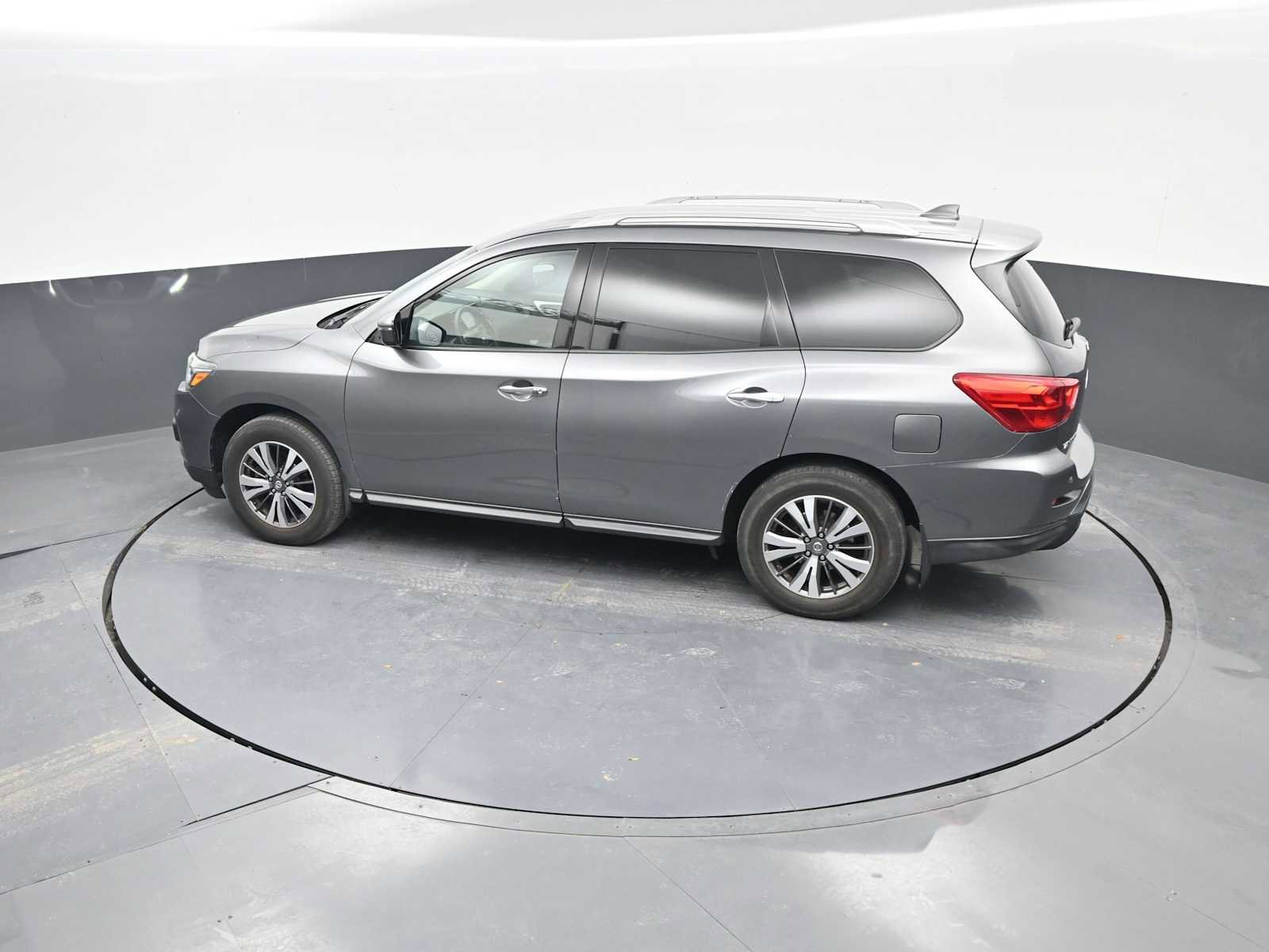 Used 2020 Nissan Pathfinder S image 32