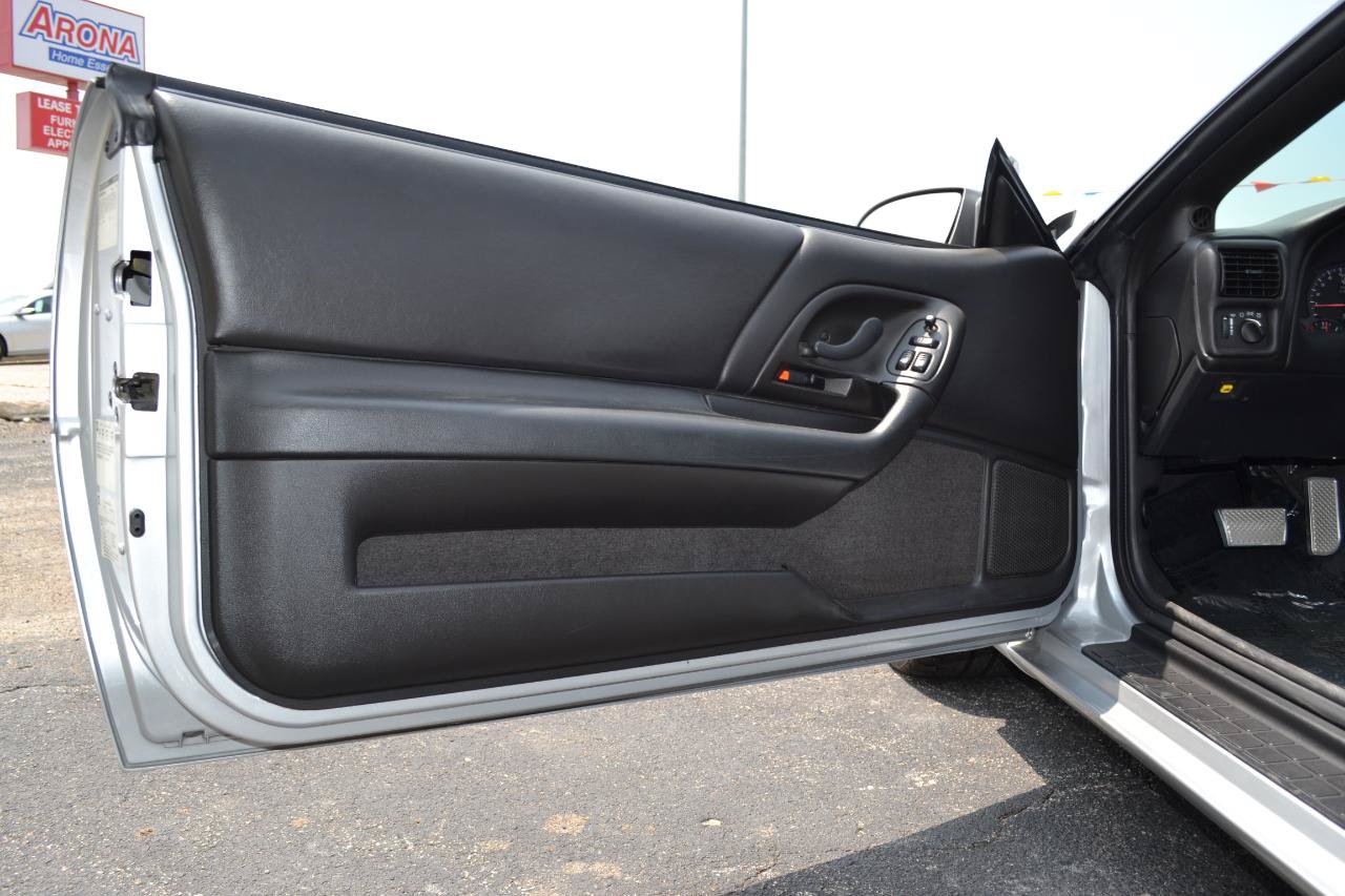 Used 2002 Chevrolet Camaro Z28 w/ SS Performance/Appearance Pkg RWD image 25