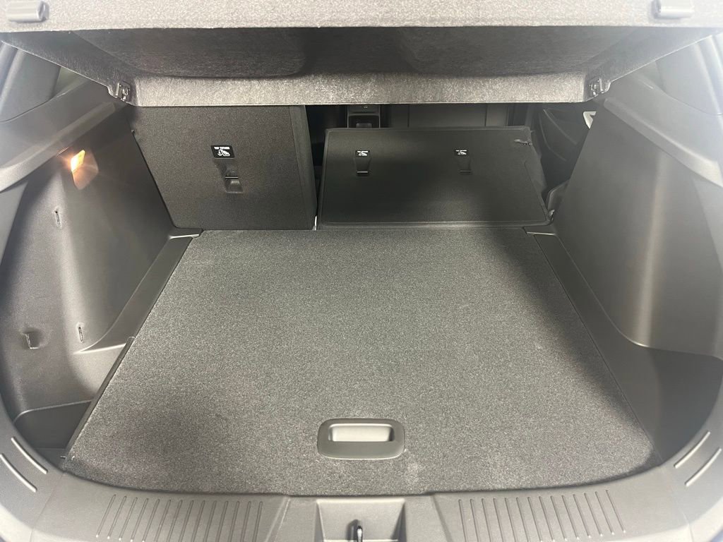 New 2026 Chevrolet Trax RS w/ Sunroof Package image 21