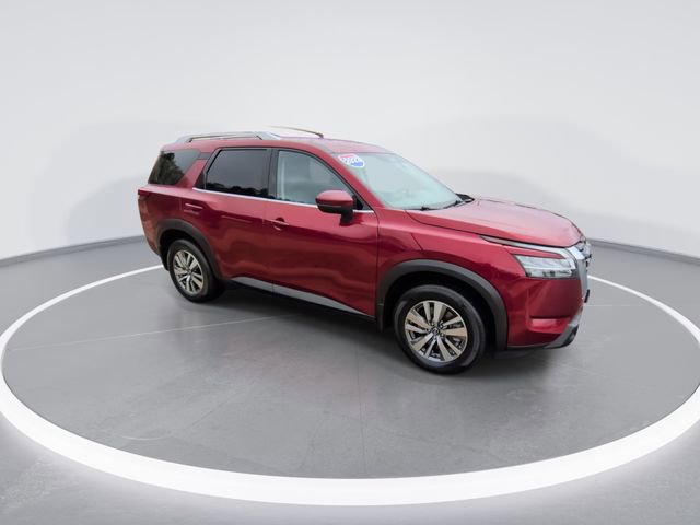 Used 2023 Nissan Pathfinder SL AWD/4WD image 9