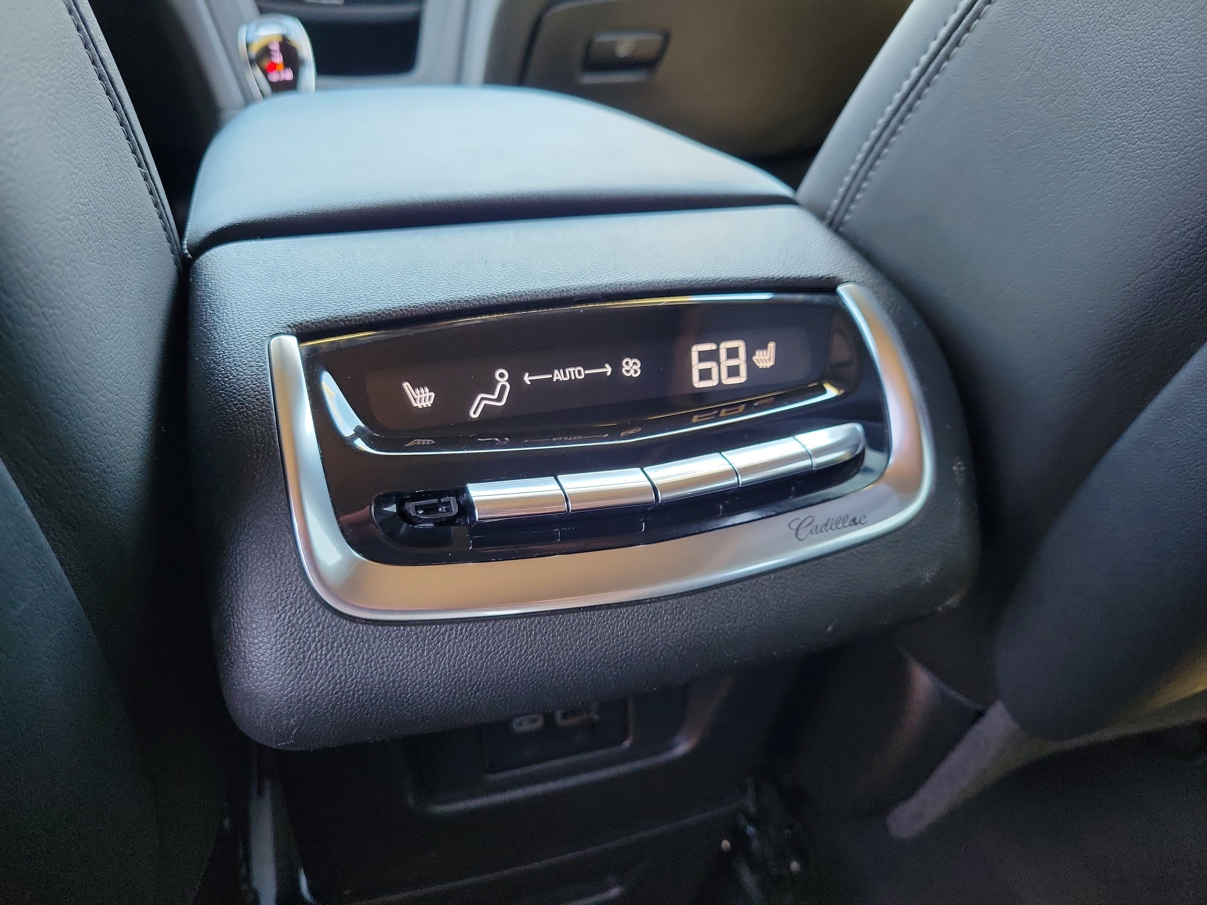 Certified 2023 Cadillac XT6 Premium Luxury AWD/4WD image 15