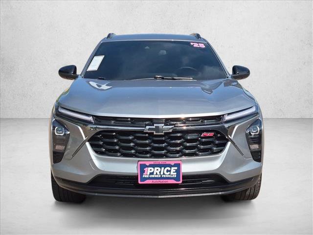 Used 2025 Chevrolet Trax RS w/ Driver Confidence Package FWD video 2