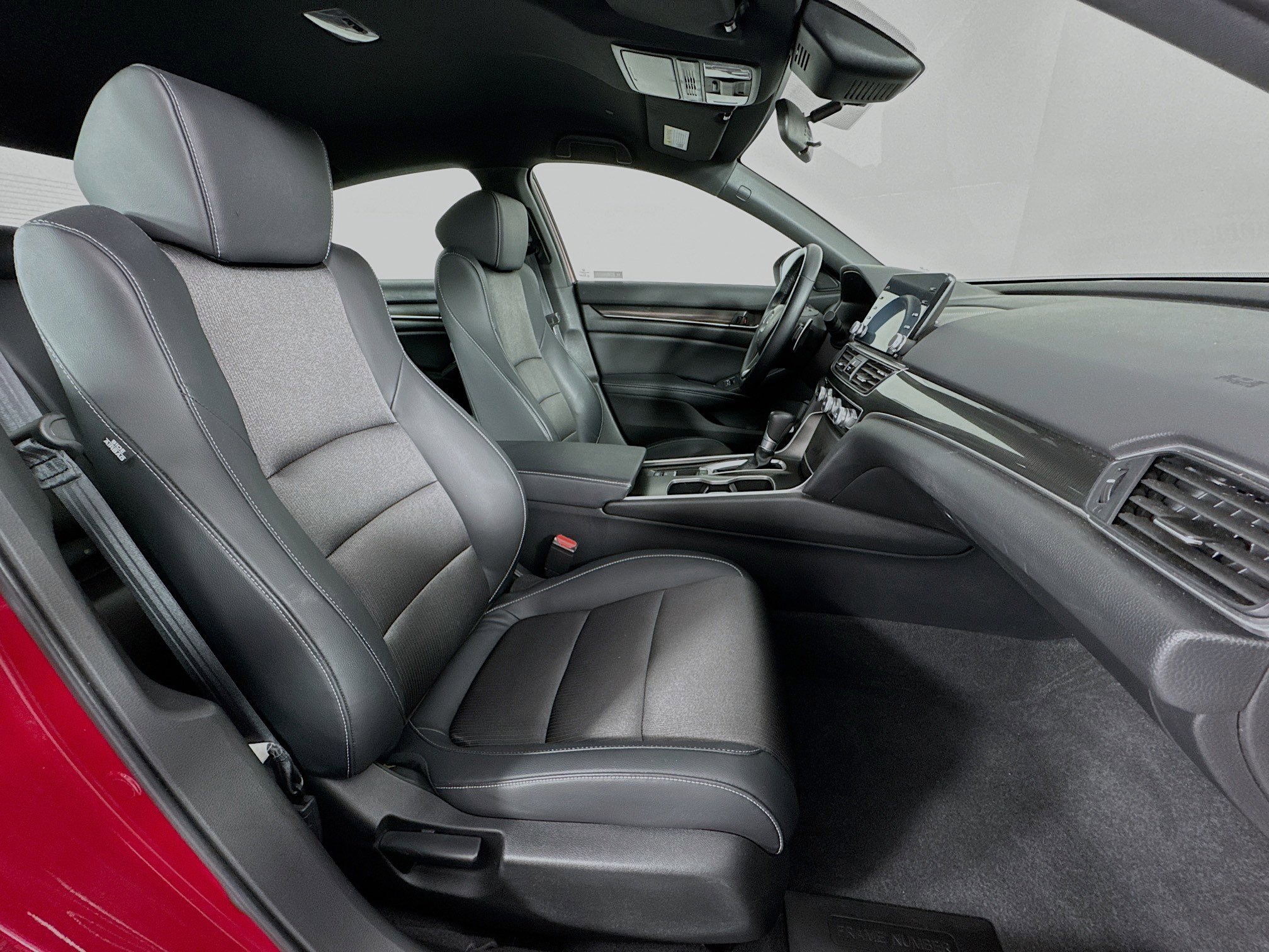 Certified 2018 Honda Accord Sport image 25