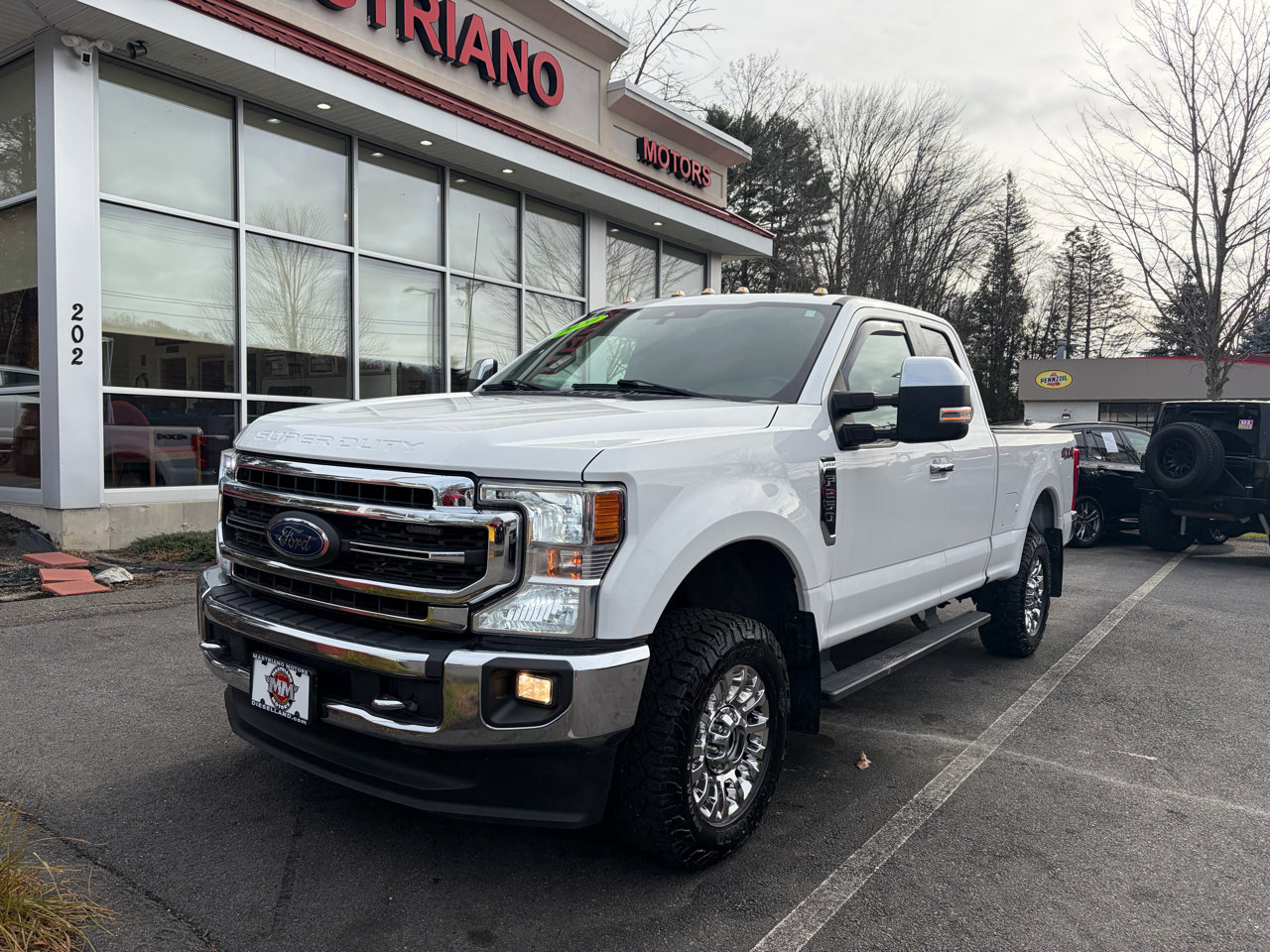 Used 2020 Ford F250 Lariat w/ Chrome Package image 2