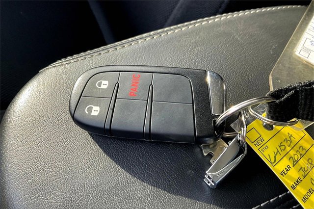 Used 2023 Jeep Renegade Latitude image 10