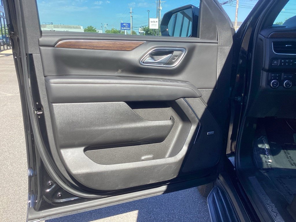 Used 2024 Chevrolet Tahoe High Country w/ Advanced Technology Package AWD/4WD image 14